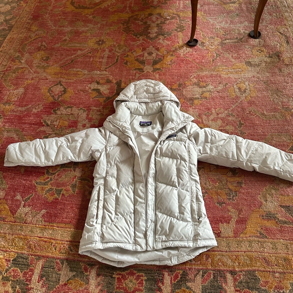 Patagonia Women's Puffer Jacket - Cream - Picture 10 of 10